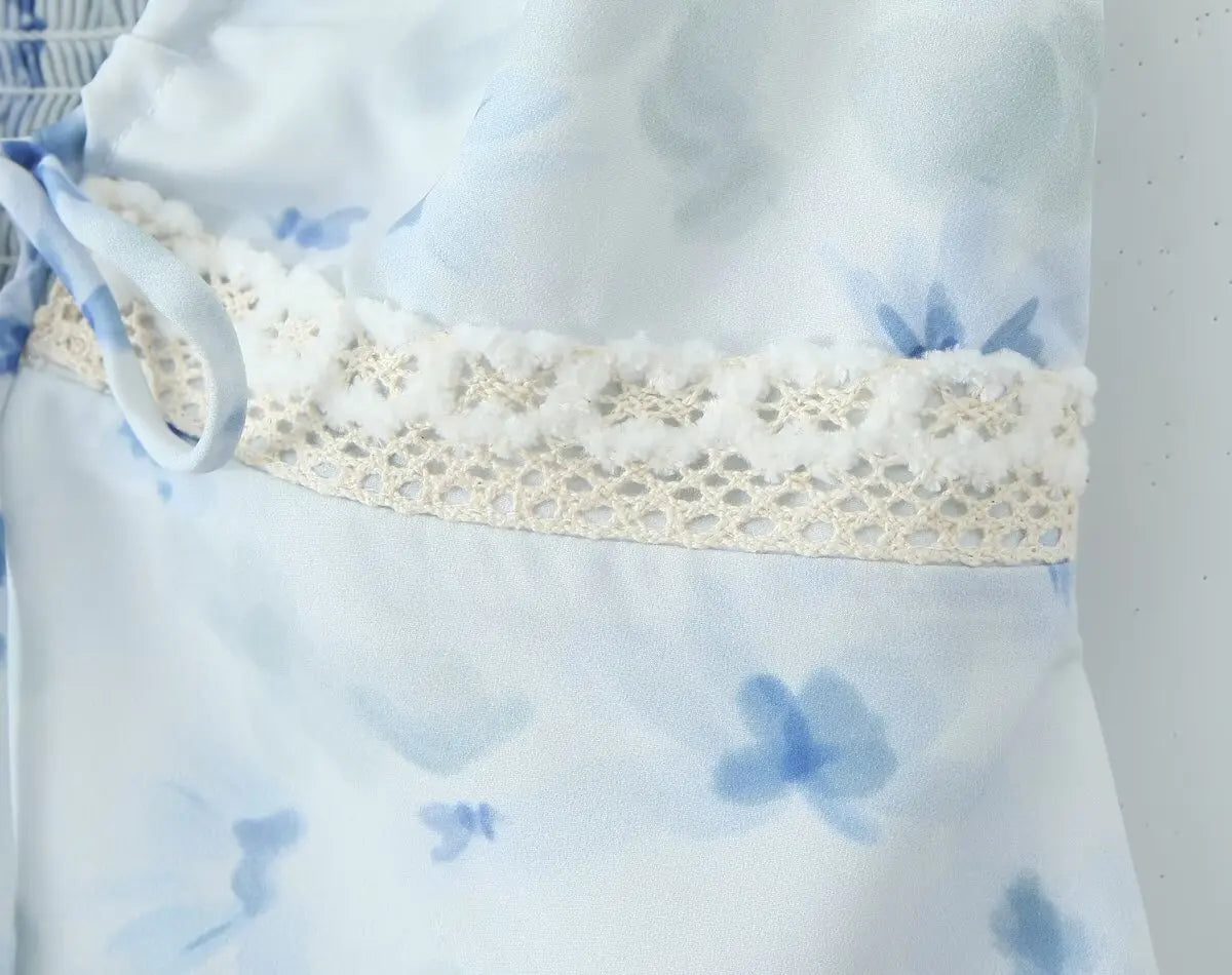 A Walk In The Clouds // Top