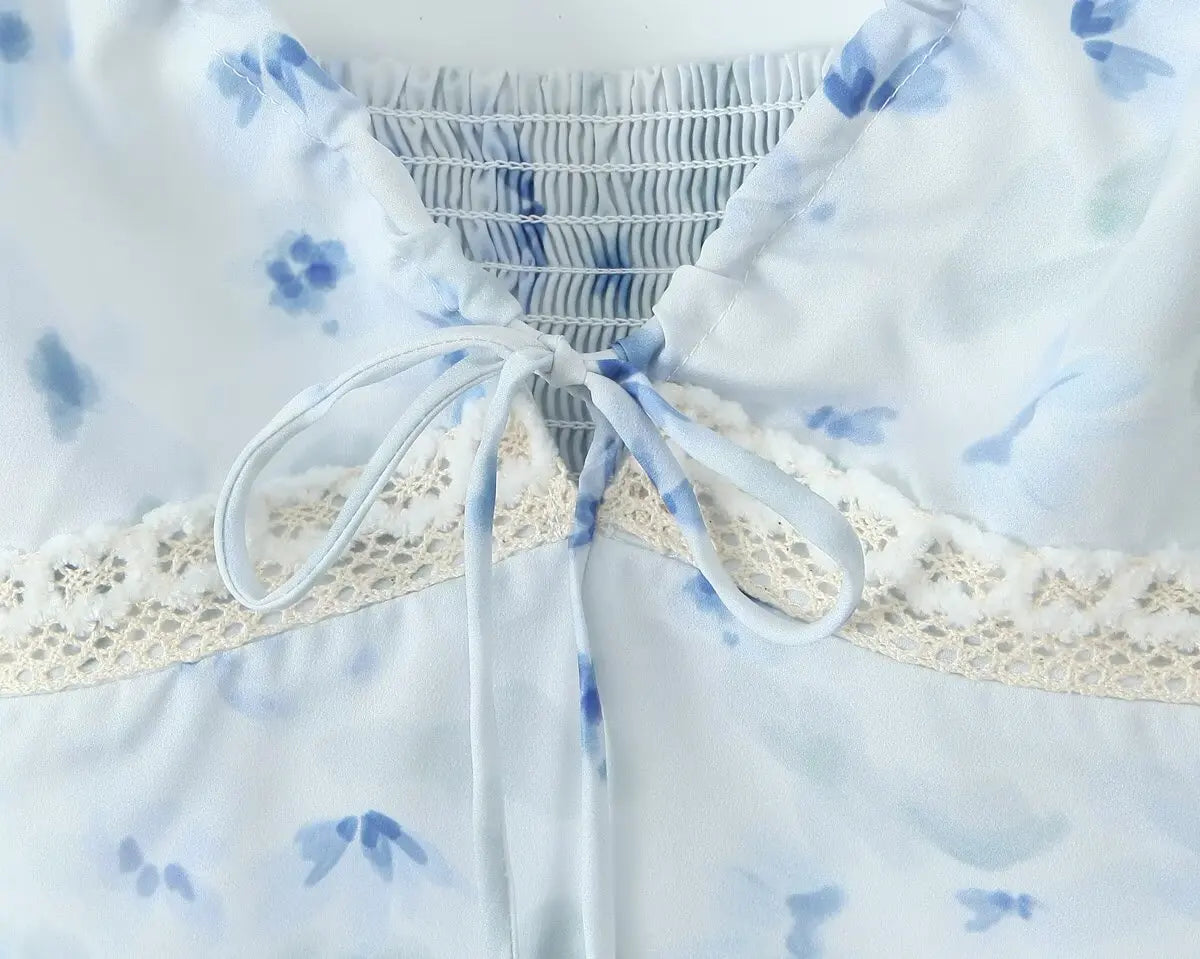A Walk In The Clouds // Top