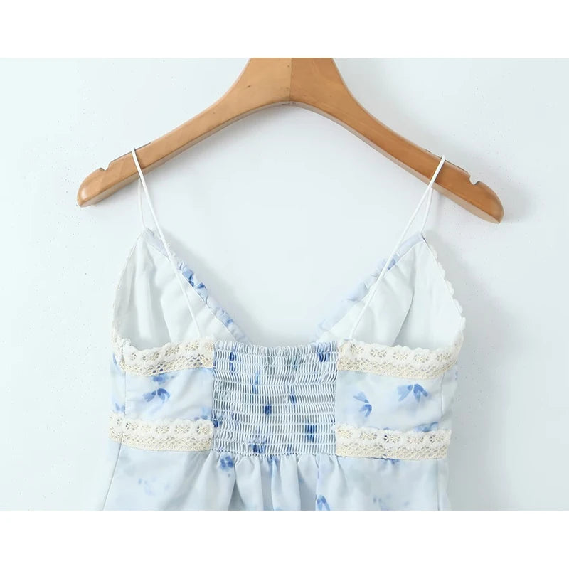 A Walk In The Clouds // Top